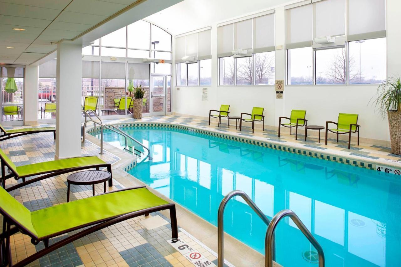 Springhill Suites By Marriott Chicago Waukegan/Gurnee Exterior photo