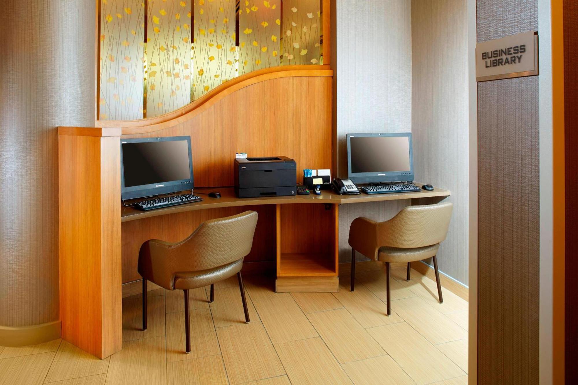 Springhill Suites By Marriott Chicago Waukegan/Gurnee Exterior photo