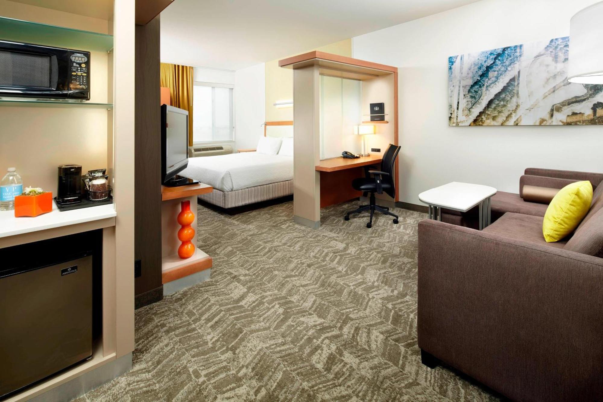 Springhill Suites By Marriott Chicago Waukegan/Gurnee Exterior photo
