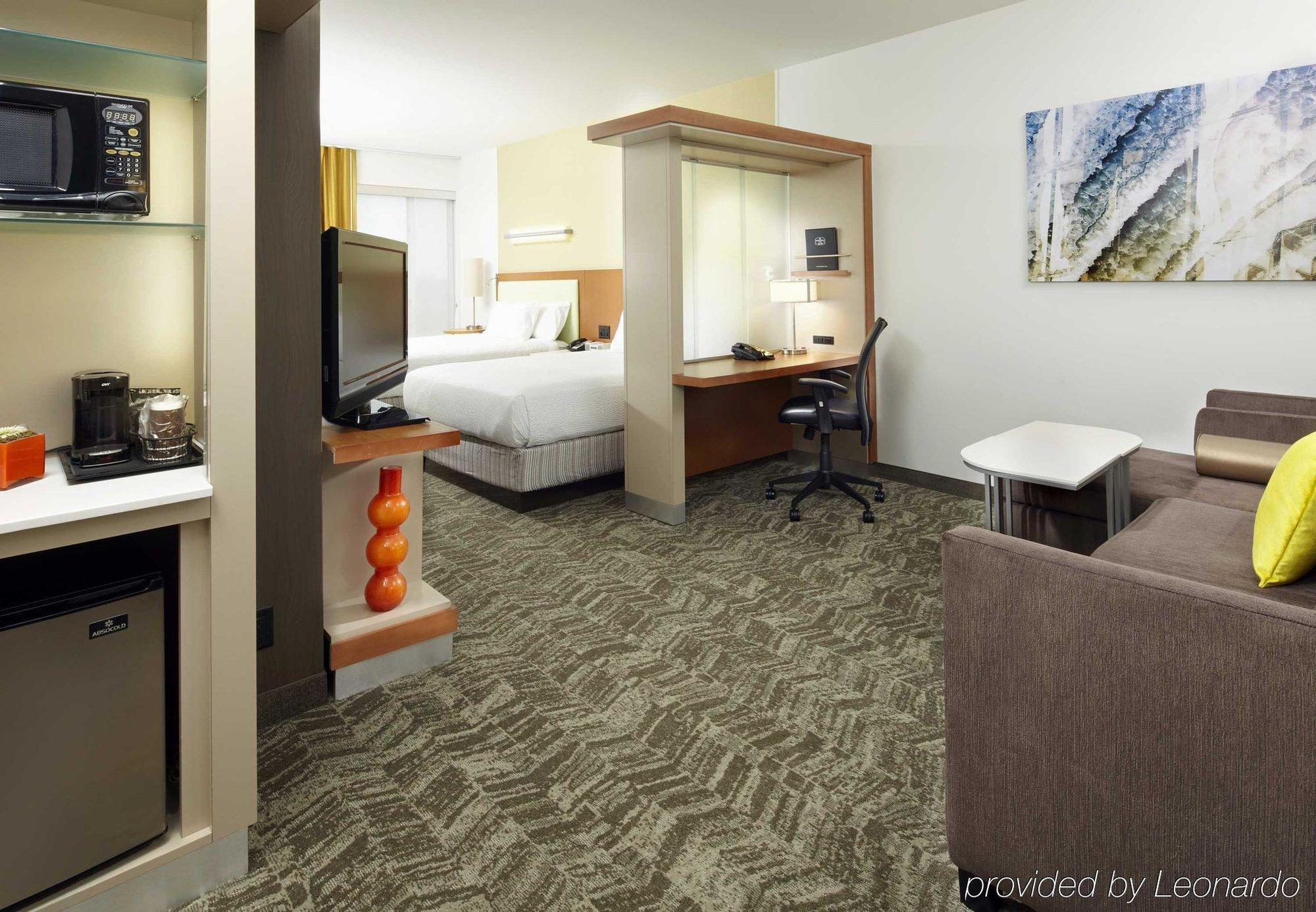 Springhill Suites By Marriott Chicago Waukegan/Gurnee Exterior photo