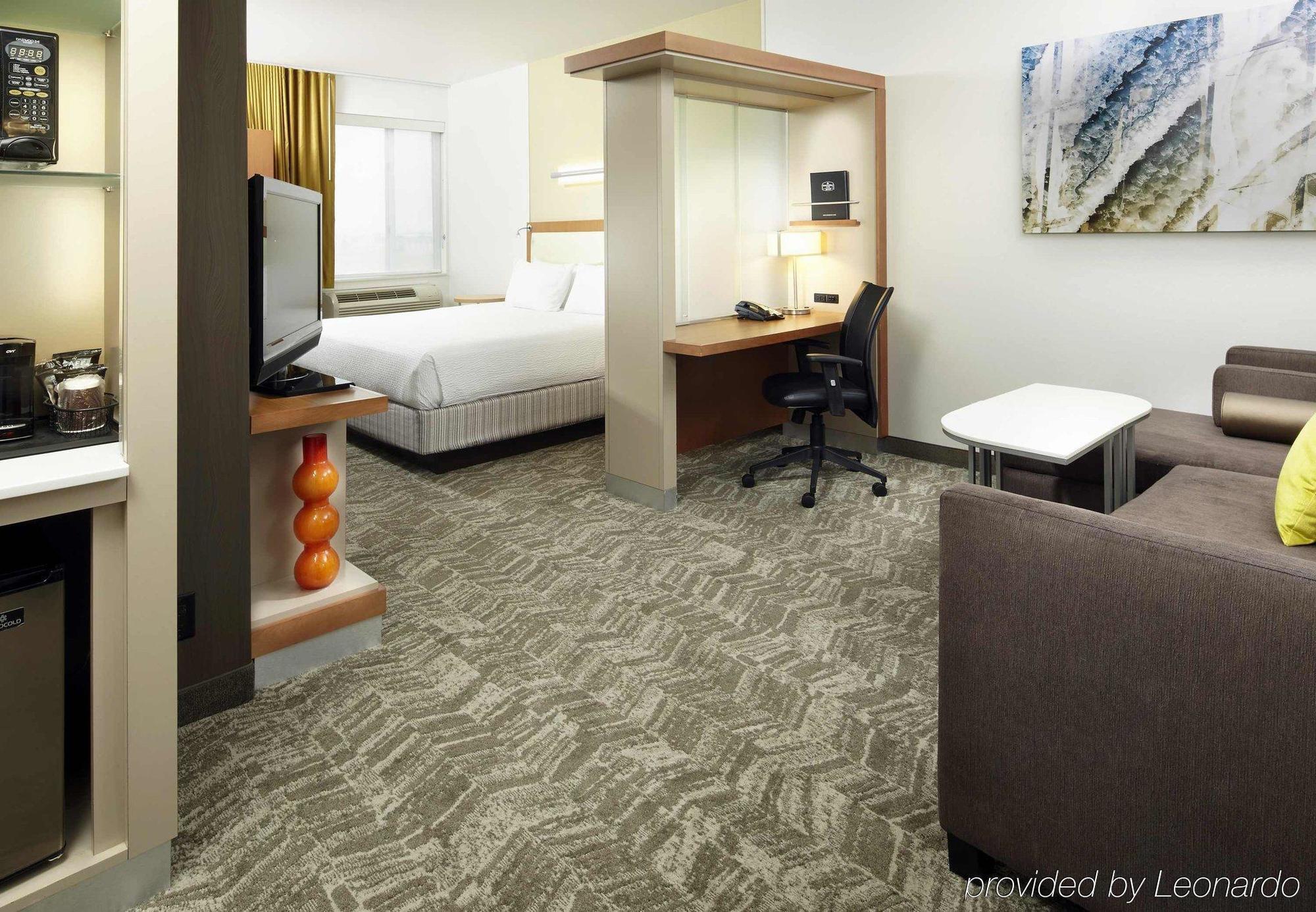 Springhill Suites By Marriott Chicago Waukegan/Gurnee Exterior photo